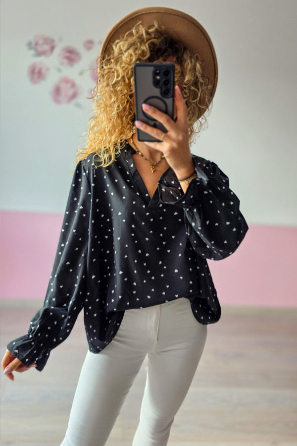 Bluzka damska czarna w serduszka – luźna, elegancka