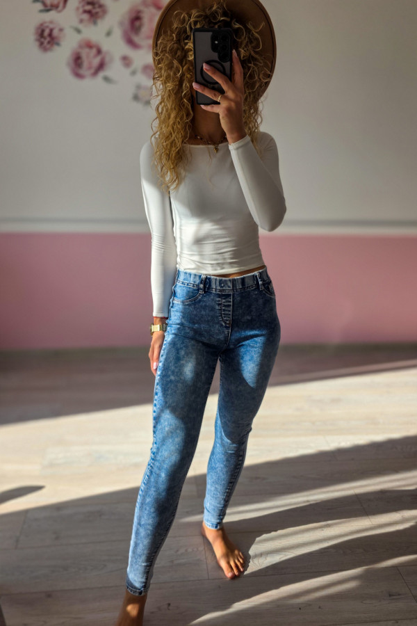 Jeansy z efektem sprania 2