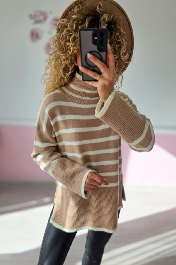 Sweter w paski – beżowo-kremowy z golfem M/L 2