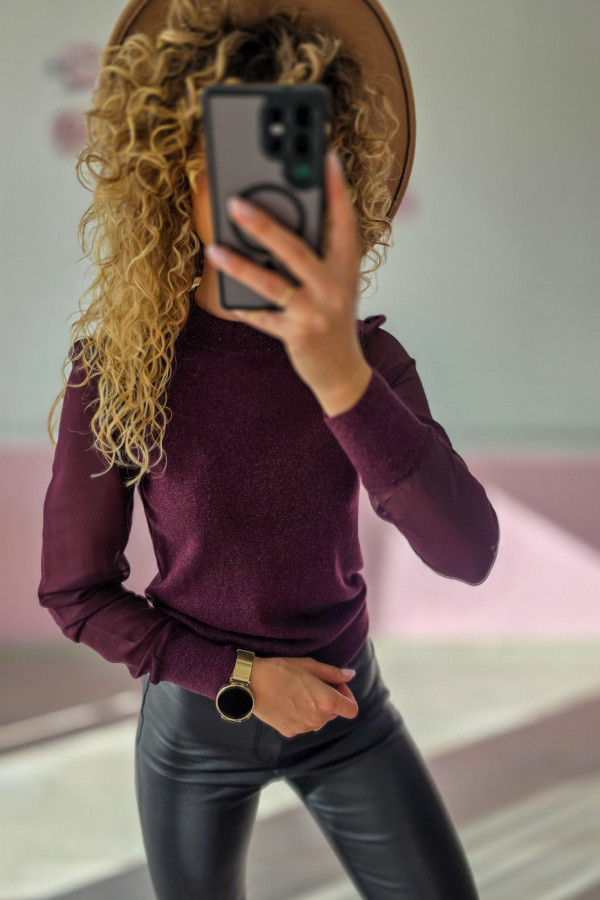 Sweter ze śliwkowym połyskiem i tiulowymi rękawami