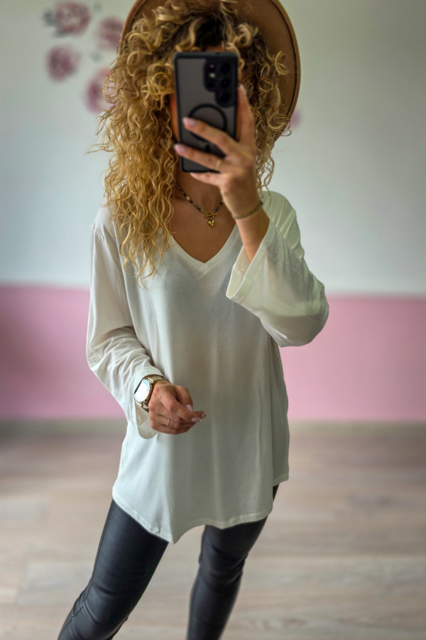 Dłuższa bluzka z dekoltem V – biała 4XL/5XL 1