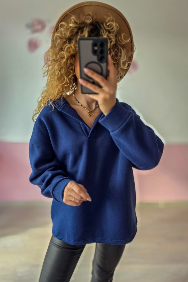 Granatowa bluza z kołnierzem V 2