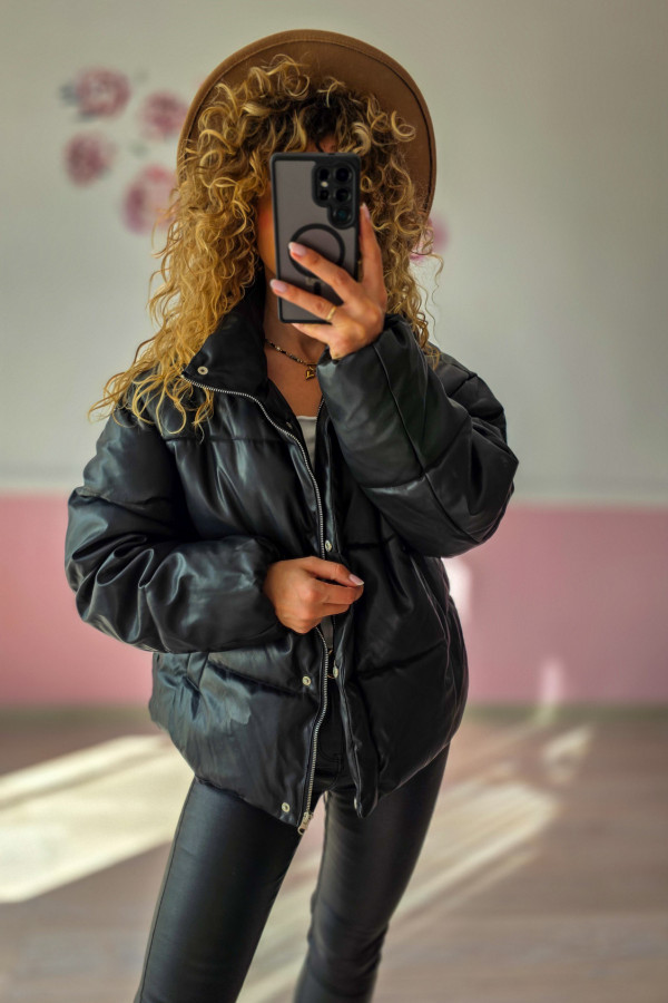 Czarna kurtka puffer ze sztucznej skóry – nowoczesny look i wygoda 3