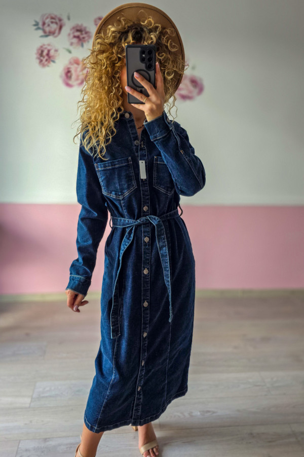Jeansowa sukienka koszulowa – modny klasyk w nowoczesnym wydaniu