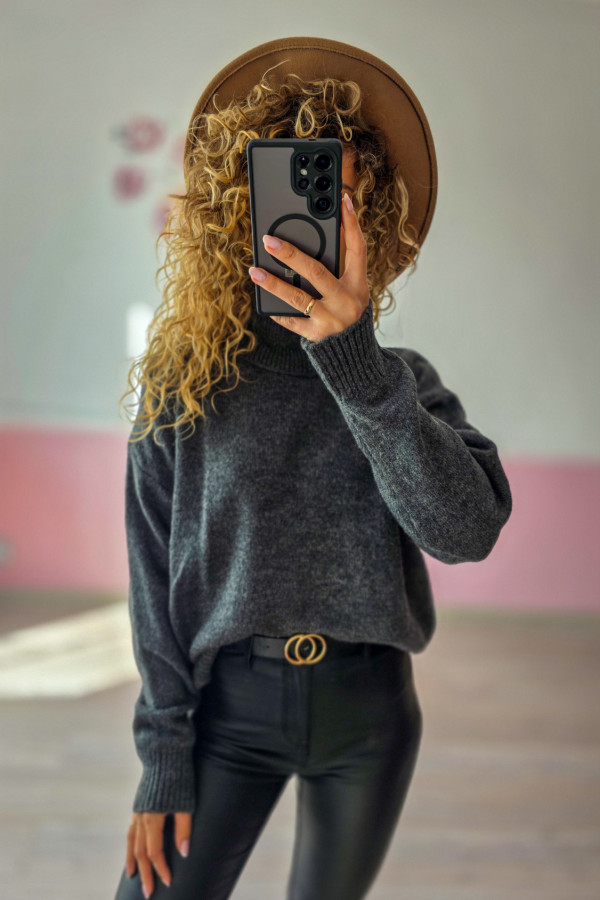 Grafitowy golf damski oversize