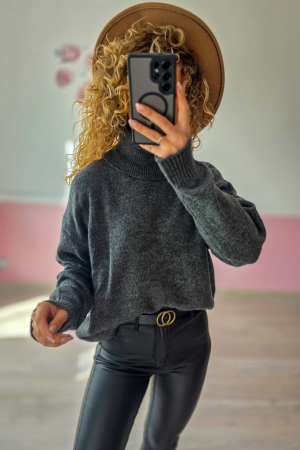Grafitowy golf damski oversize 1