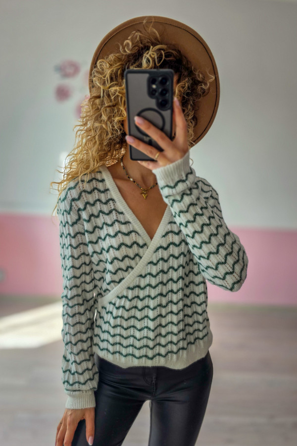 Sweter damski w zygzaki z dekoltem kopertowym 1