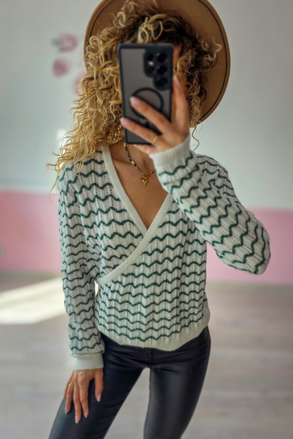 Sweter damski w zygzaki z dekoltem kopertowym 2