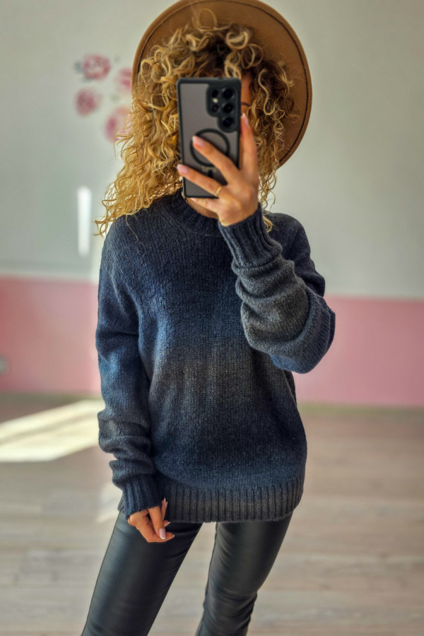 Sweter damski ombre w odcieniach grafitu - 50% wełna 2