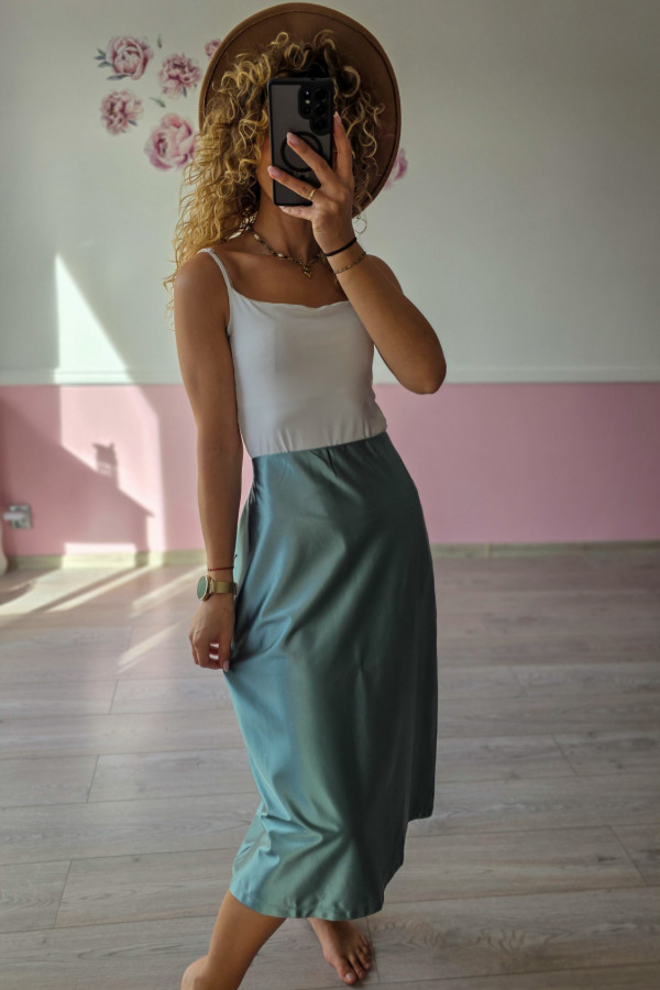 Satynowa spódnica midi w kolorze miętowym – lekkość i elegancja 1