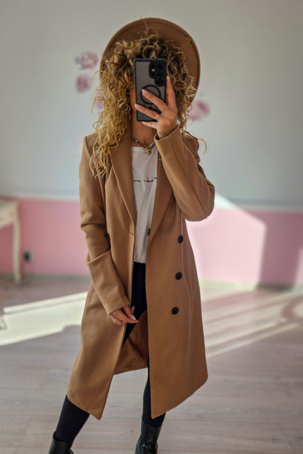 Karmelowy płaszcz damski 1
