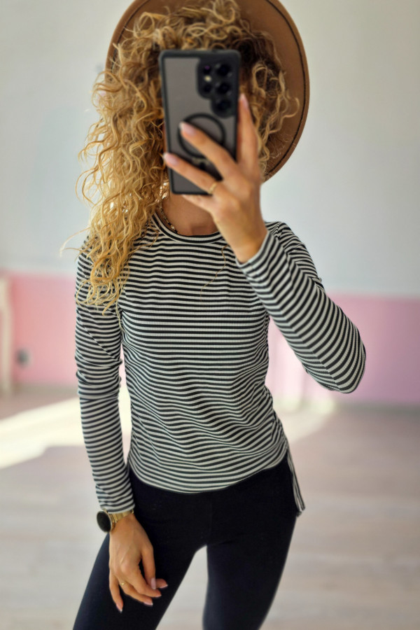 Bluzka w paski czarno-białe