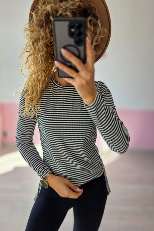 Bluzka w paski czarno-białe 1