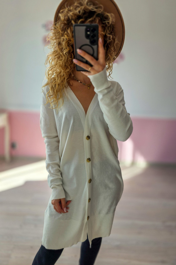 Długi biały kardigan z guzikami 1