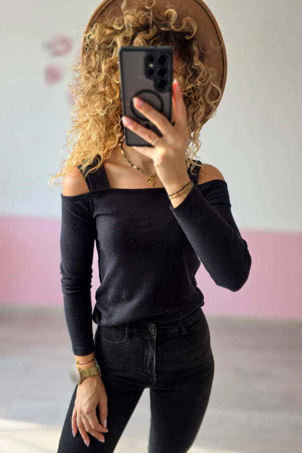 Czarna bluzka hiszpanka z odkrytymi ramionami 2