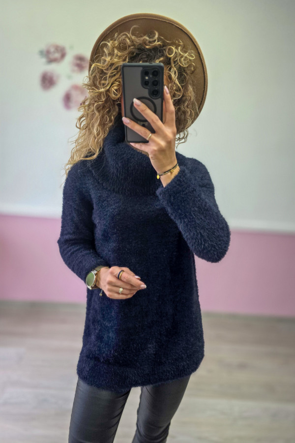 Sweter z golfem – granatowy 1