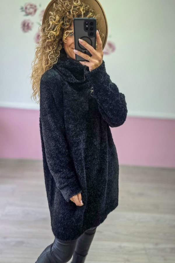 Sweter oversize z golfem – czarny 1