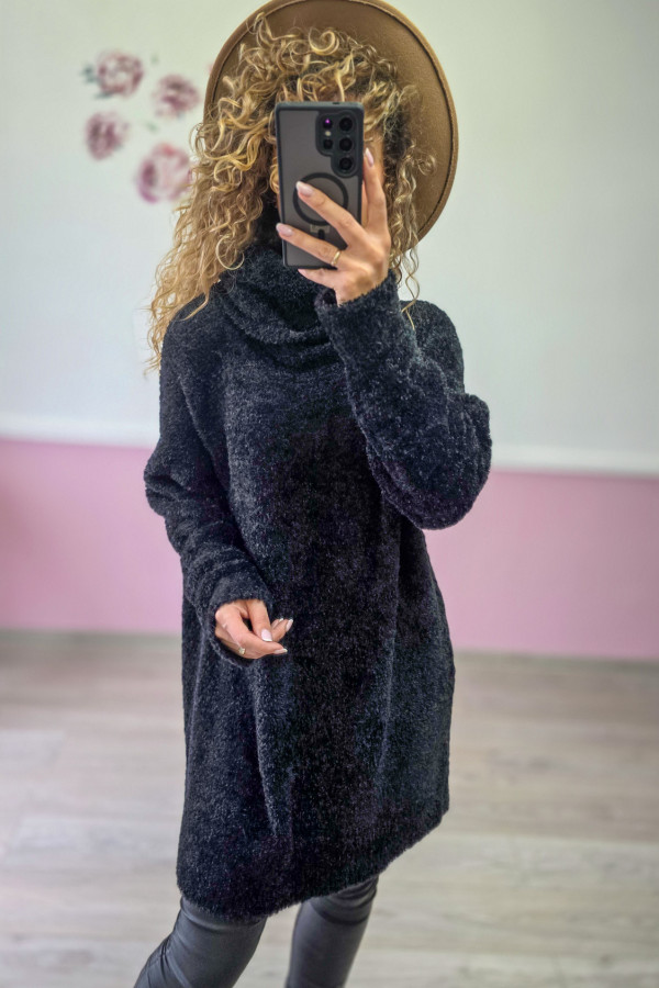 Sweter oversize z golfem – czarny 2