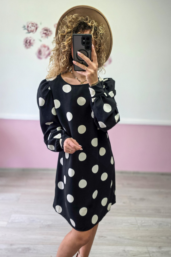 Czarna sukienka w grochy 1