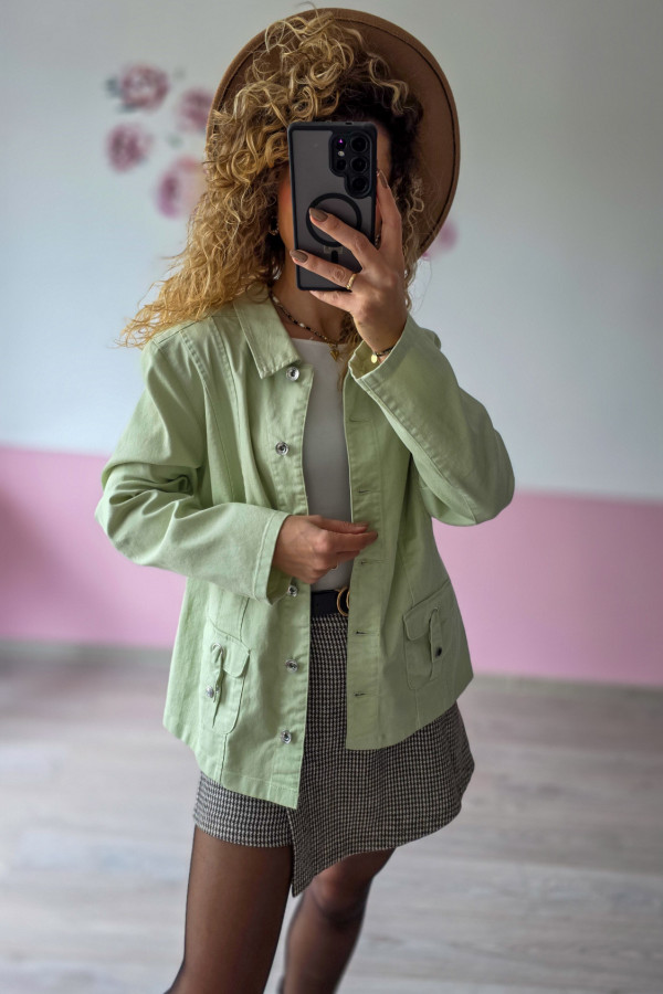 Miętowa kurtka damska oversize – lekka, stylowa i uniwersalna 1