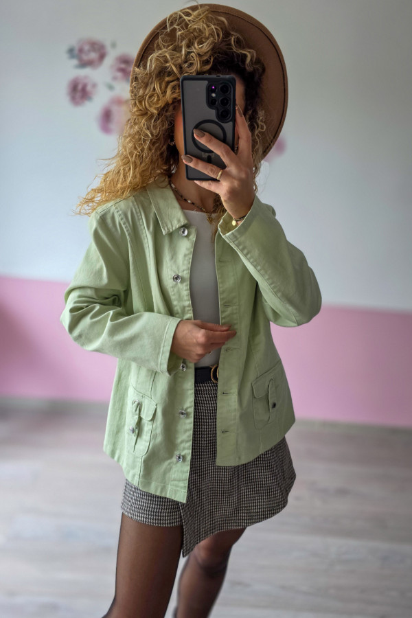 Miętowa kurtka damska oversize – lekka, stylowa i uniwersalna 2