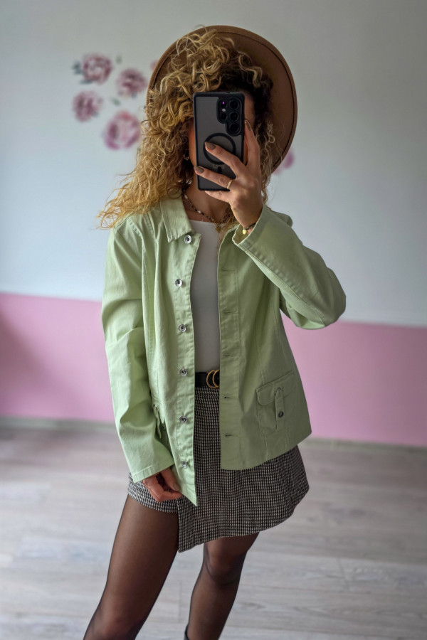 Miętowa kurtka damska oversize – lekka, stylowa i uniwersalna 3