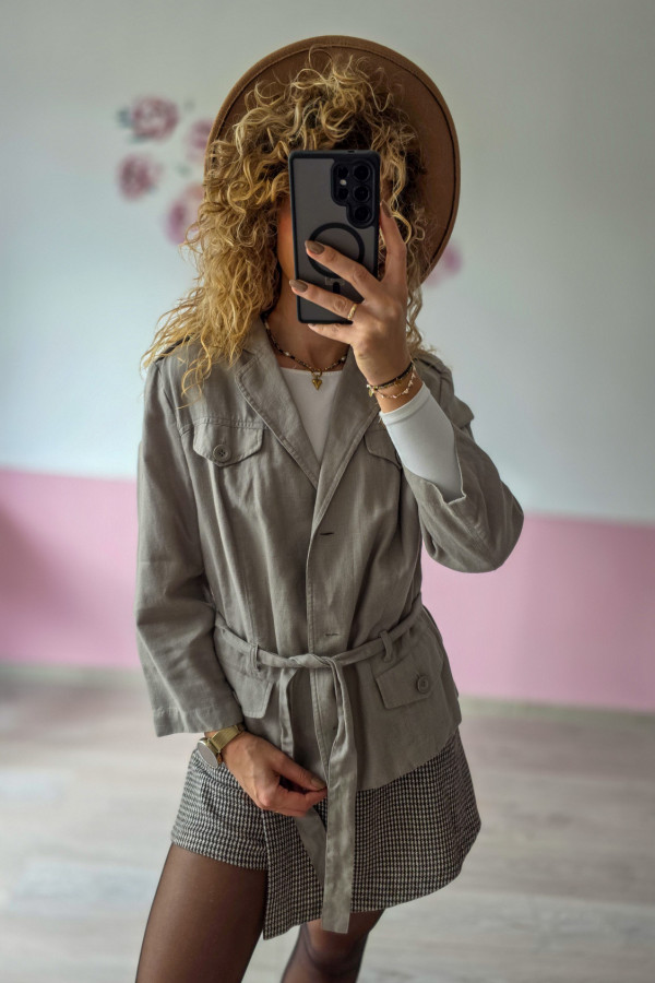 Marynarka damska z lnu i wełny z paskiem – naturalna elegancja w minimalistycznym stylu 1