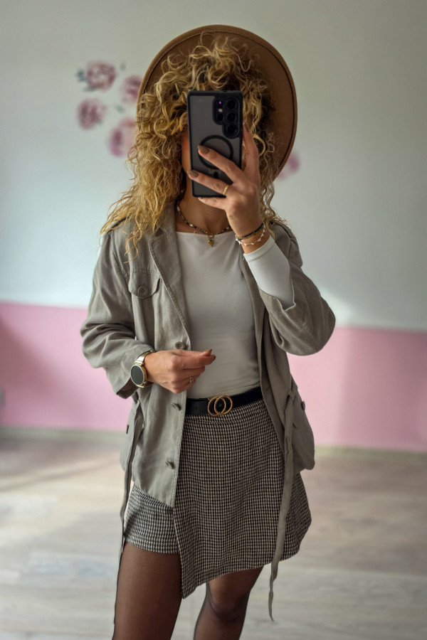 Marynarka damska z lnu i wełny z paskiem – naturalna elegancja w minimalistycznym stylu 4