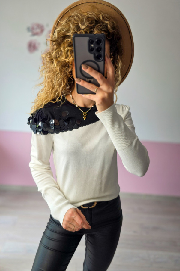 Sweter z ozdobnymi cekinami – elegancja z odrobiną blasku S/M 1