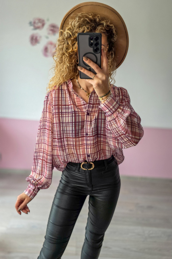 Różowa koszula w kratkę – lekkość i kobiecy urok 2