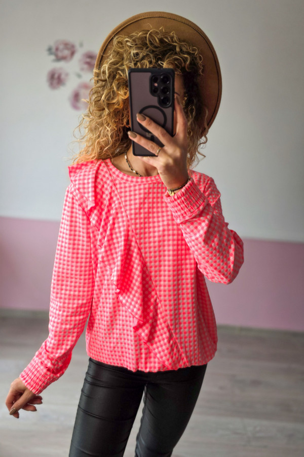 Bluzka różowa w kratkę z falbanką 1