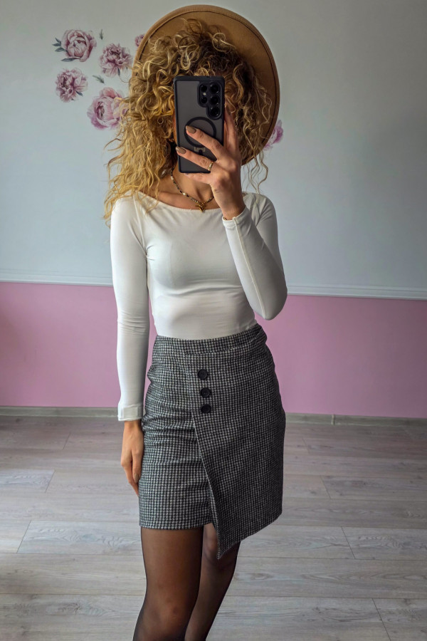 Spódnica mini w pepitkę z guzikami