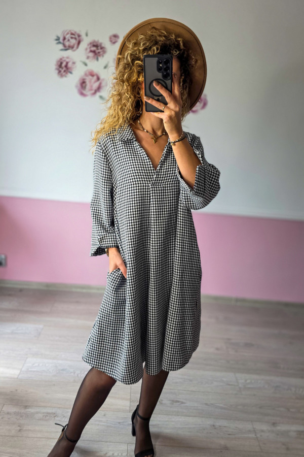 Sukienka w pepitkę oversize – klasyka w nowoczesnym wydaniu 3