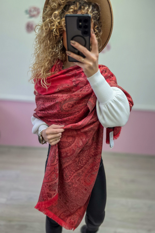 Szal z czystej nowej wełny Ambassador Shawls – luksus, ciepło i ponadczasowy styl