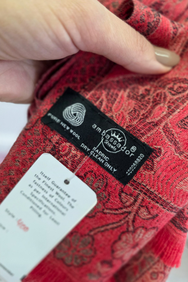 Szal z czystej nowej wełny Ambassador Shawls – luksus, ciepło i ponadczasowy styl 4